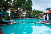 Swimming Pool Anantara Riverside Bangkok Resort