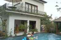 Swimming Pool ARA Villa