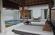 Bilik Tidur 5 Water Edge Villa by Soscomma