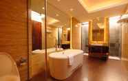 In-room Bathroom 5 Kamuela Villas Lagoi Bay Bintan