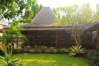 Ruangan Fungsional Teras Solo Syariah Guest House 