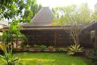 Functional Hall Teras Solo Syariah Guest House 