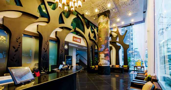 Lobby Raha Grand Hotel