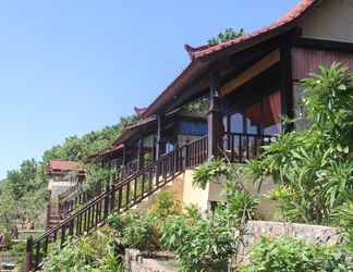 ภายนอกอาคาร 2 Stairway To Heaven Bungalow & Restaurant Amed