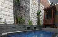 Swimming Pool 2 Griya Marfiandra