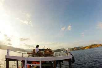 Restaurant 4 Live on Board Komodo