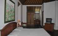 ห้องนอน 6 Enjung Beji Resor Bali 