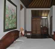 Bedroom 6 Enjung Beji Resor Bali 