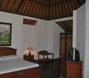Bedroom 5 Enjung Beji Resor Bali 