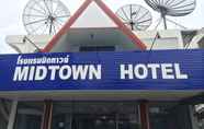 Lobi 4 Mid Town Inn