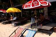 บาร์ คาเฟ่ และเลานจ์ Yu Yu Gloden Beach Resort