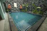 Swimming Pool d'Madinah Guest House Gentan (Syariah)