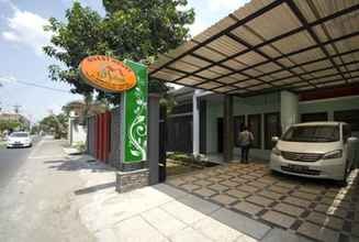 Luar Bangunan 4 d'Madinah Guest House Gentan (Syariah)