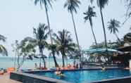 Kolam Renang 7 Nature Beach Resort