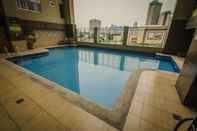 Kolam Renang Shaw Residenza Suites