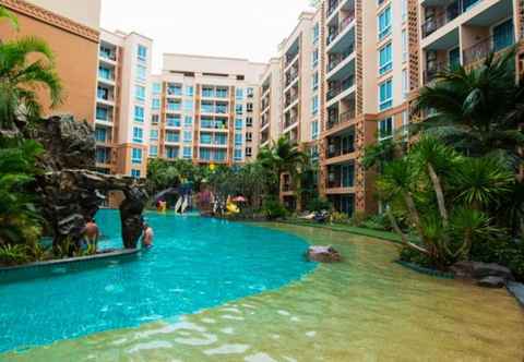 Swimming Pool Atlantis Condo Resort Pattaya by Panissara