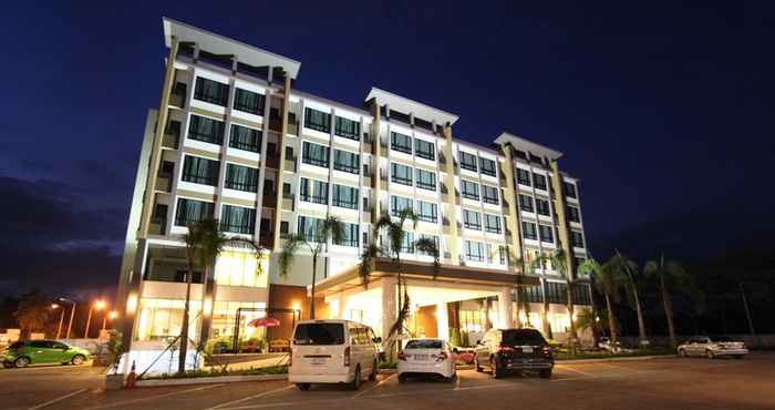 Exterior S Tara Grand Hotel