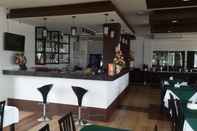 Bar, Cafe and Lounge Suksomboon Hotel