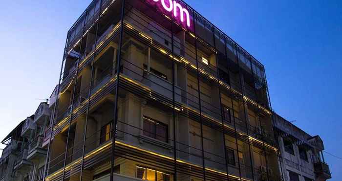 Bên ngoài iRoom Hotel