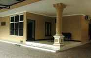 Bangunan 2 OYO 3810 D'yolland Exclusive Kost & Guesthouse Syariah