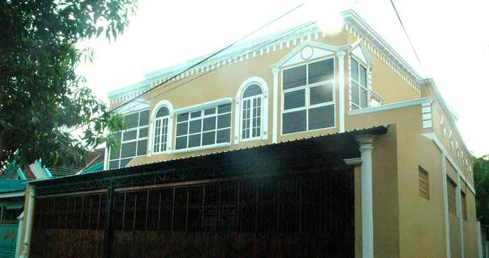 Bên ngoài OYO 3810 D'yolland Exclusive Kost & Guesthouse Syariah