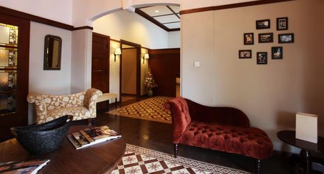 Lobby 2 Selaras Guest House & Restaurant