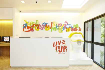 D top varee sukhumvit