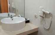 In-room Bathroom 7 Charaka Hotel Cianjur