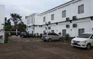 ภายนอกอาคาร 3 Charaka Hotel Cianjur