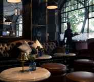 Bar, Cafe and Lounge 6 The Gunawarman