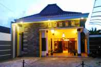 Exterior Griya Putri Dewi Family Guesthouse