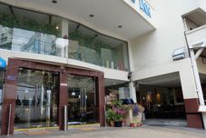 외관 Grand Business Inn