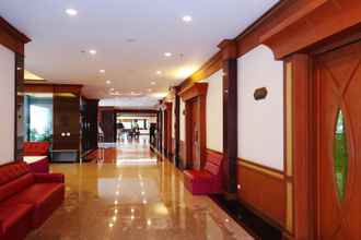 Lobi 4 Grand Park Hotel