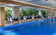 Swimming Pool 5 B2 Sea View Pattaya Boutique & Budget Hotel 