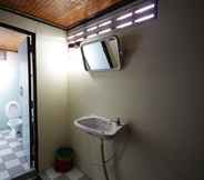 ห้องน้ำภายในห้อง 4 Chatfah Resort Khaokho