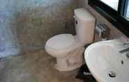 Toilet Kamar 6 Khaokho Baybay