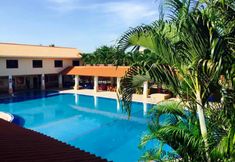 Kolam Renang 3 Homeland Resort