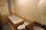 In-room Bathroom Hotel Sentral Jombang