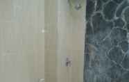 In-room Bathroom 7 Griya Pasir Ukir