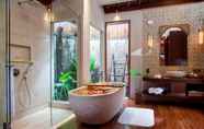 In-room Bathroom 5 Natya Resorts Ubud