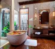 Toilet Kamar 5 Natya Resorts Ubud