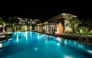 Swimming Pool 2 Cresco Hotel Buriram