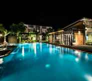 Swimming Pool 2 Cresco Hotel Buriram