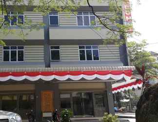 Exterior 2 LEON INN Jodoh Square