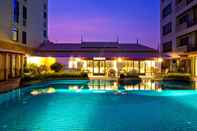 Swimming Pool Lasalle Suites Hotel & Residence