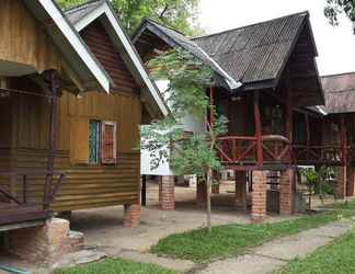 Luar Bangunan 2 Shangrilah Bungalows