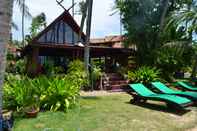 Common Space Green Coconut Beachfront Villa A2