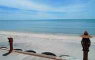 Atraksi di Area Sekitar 2 Khanom Sunrise Beach Resort