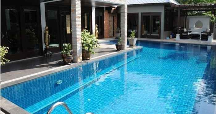 Kolam Renang Yupa Villa 1