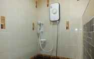 Toilet Kamar 7 Foresta Hill Resort